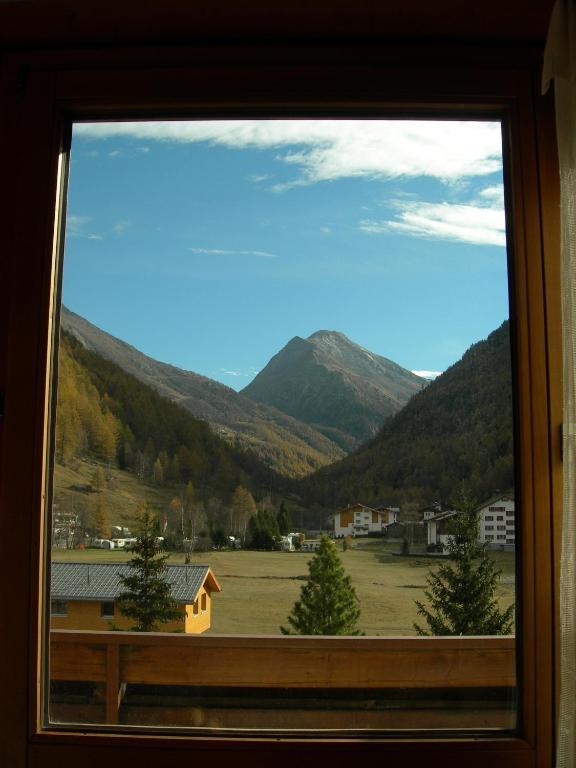 Hotel Adler Saas-Grund Habitación foto