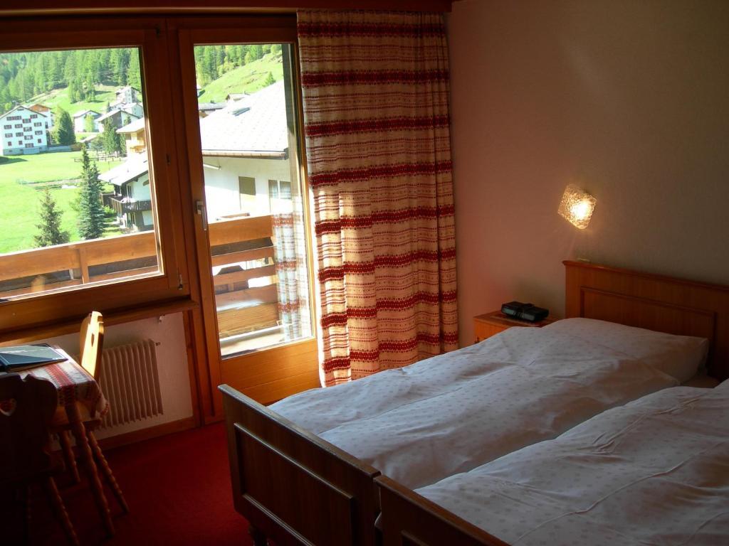 Hotel Adler Saas-Grund Habitación foto