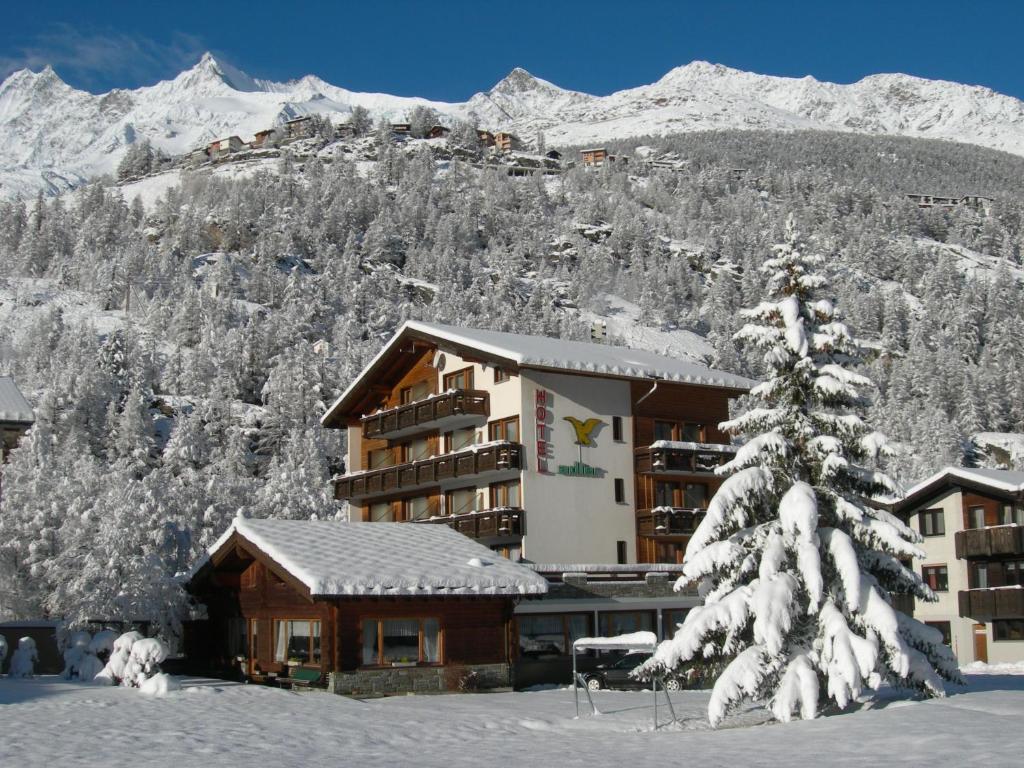 Hotel Adler Saas-Grund Habitación foto